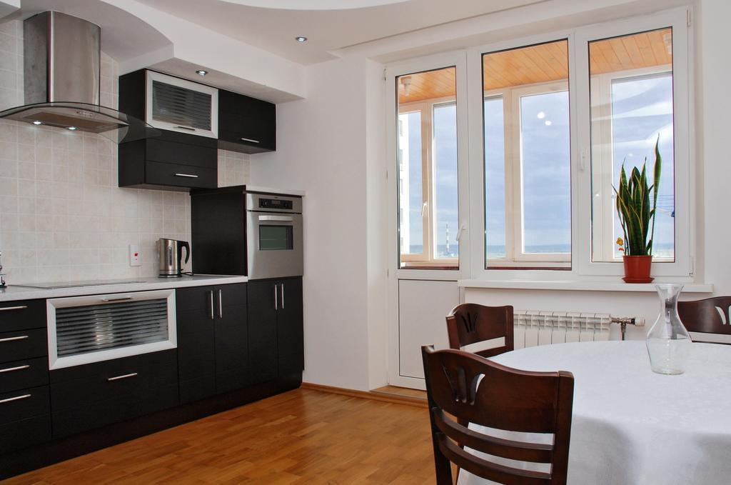Kiev Pozniaky Apartment Bilik gambar